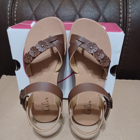Girl's  Sandals Size 1-NWT - Picture 2 of 5